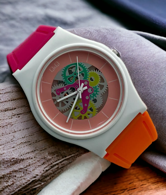 RELOJ Q&Q DEPORTIVO DAMA